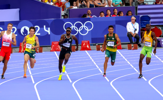 Fahnbulleh bending the curve of Paris2024 men's 200m round one.